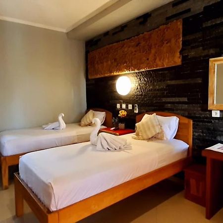 The Point Surfcamp Bali Otel Pulukan Dış mekan fotoğraf