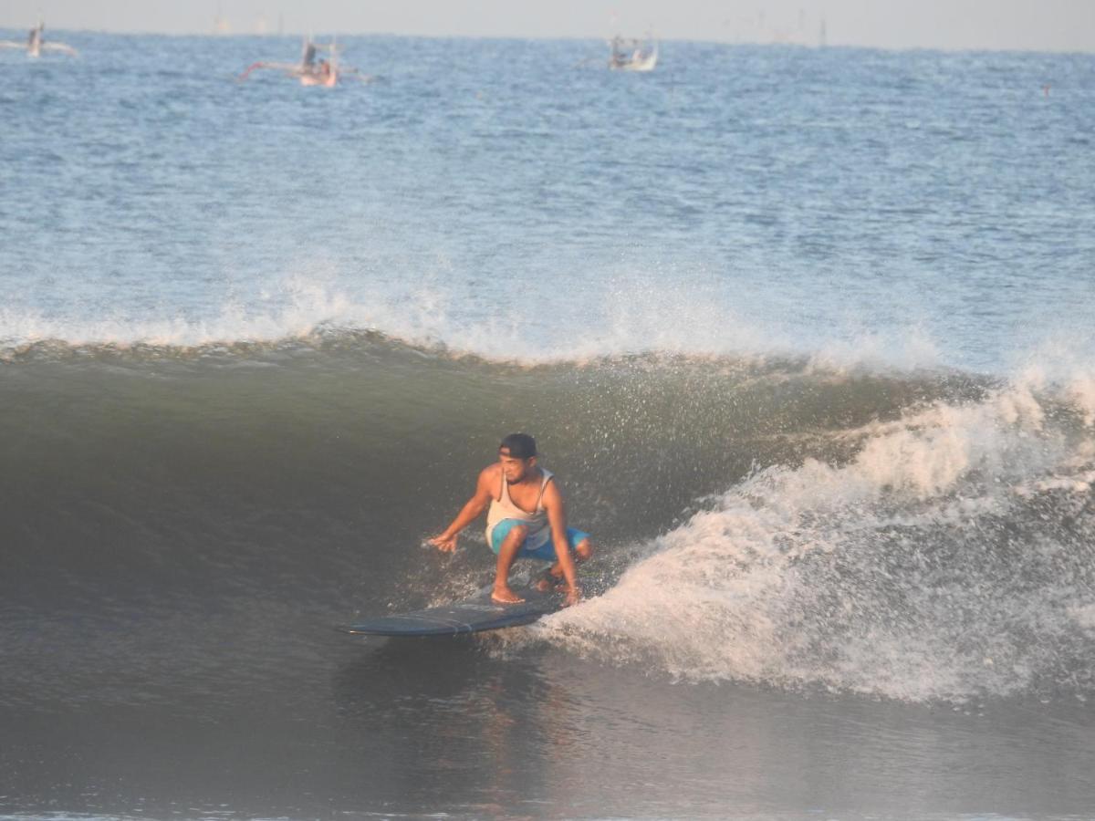 The Point Surfcamp Bali Otel Pulukan Dış mekan fotoğraf