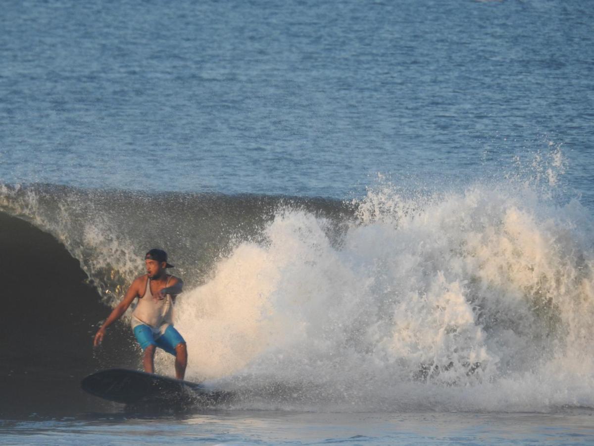 The Point Surfcamp Bali Otel Pulukan Dış mekan fotoğraf