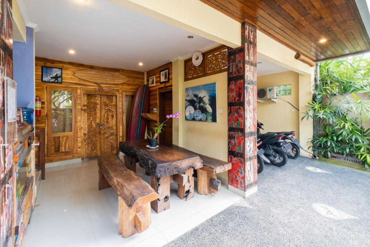 The Point Surfcamp Bali Otel Pulukan Dış mekan fotoğraf