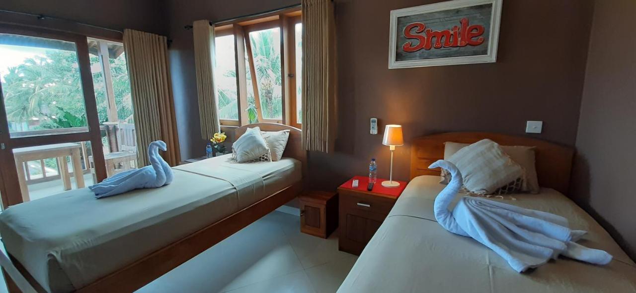 The Point Surfcamp Bali Otel Pulukan Dış mekan fotoğraf