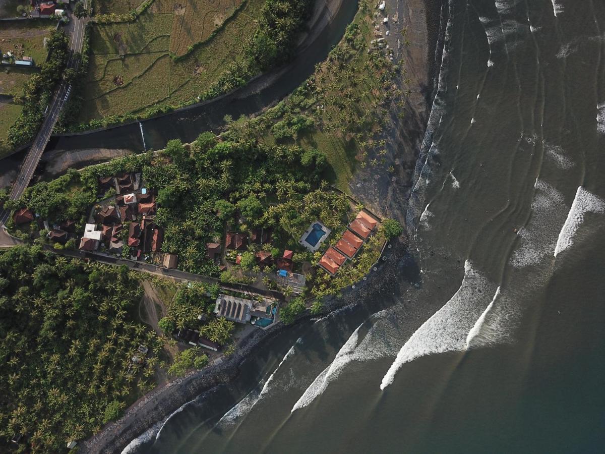 The Point Surfcamp Bali Otel Pulukan Dış mekan fotoğraf