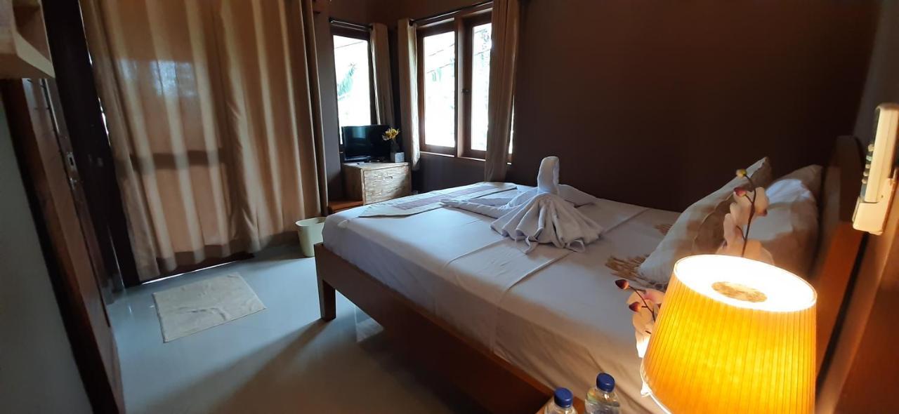 The Point Surfcamp Bali Otel Pulukan Dış mekan fotoğraf